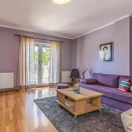 Apartment Stunning In With Swimming Pool