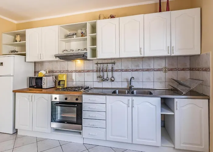 Appartement In With Wifi Pula