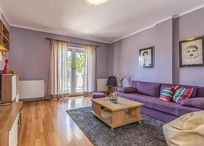 Apartment In With Wifi