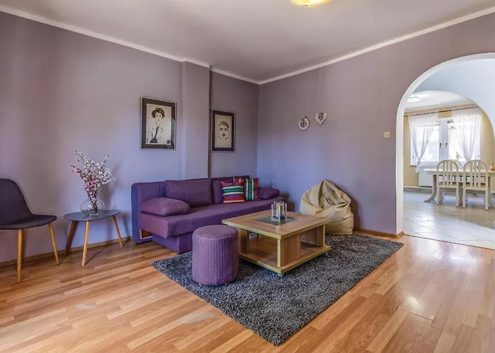 Apartment In With Wifi *