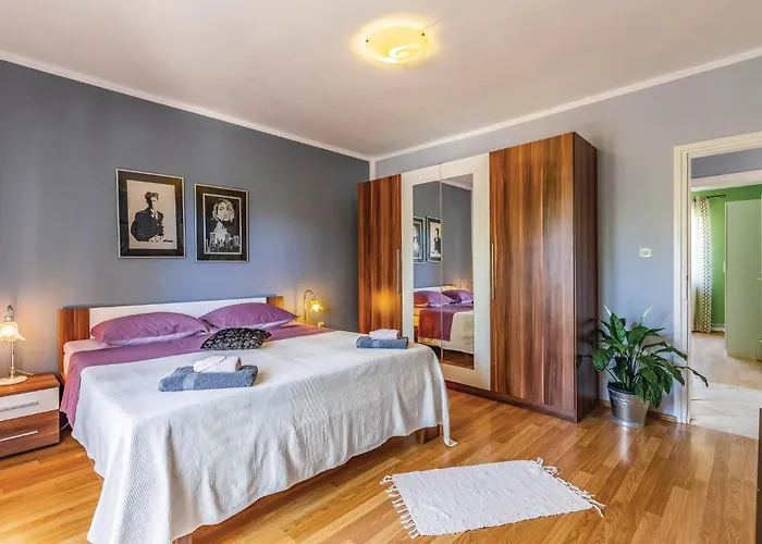 In With Wifi Apartment *